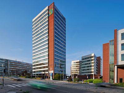 Pronájem kanceláře 444 m²