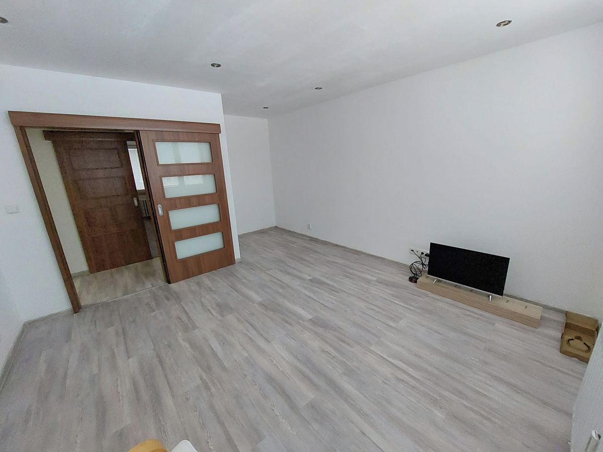 Pronájem bytu 3+1 74 m² – fotografie 2