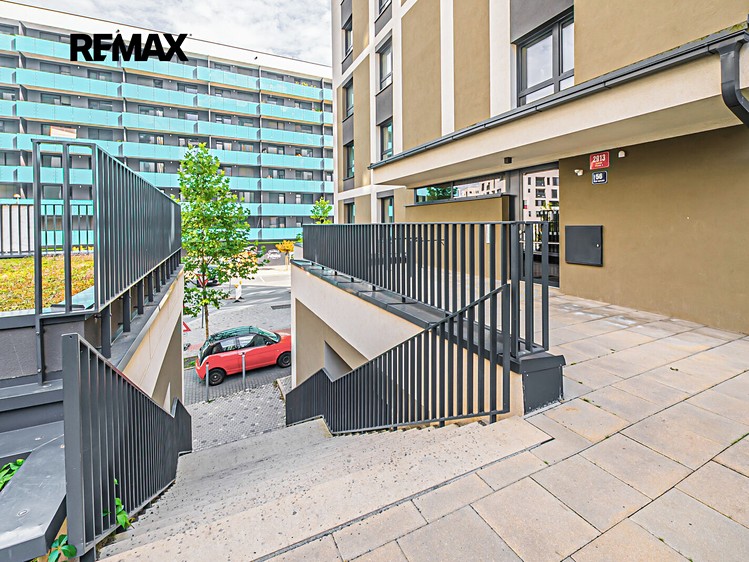Квартира 4+kk на продаж, 105 м² (30 з 36)