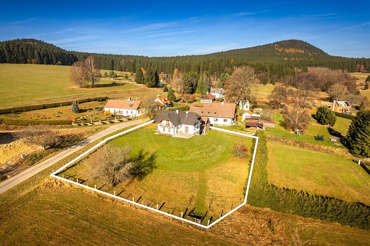 Prodej rodinného domu 230 m², pozemek 2845 m² – fotografie 2