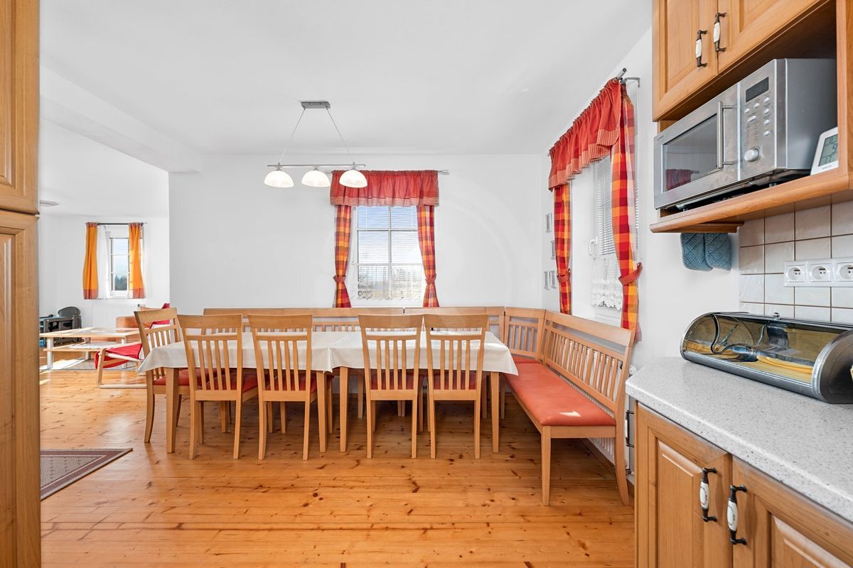 Prodej rodinného domu 230 m², pozemek 2845 m² – fotografie 3
