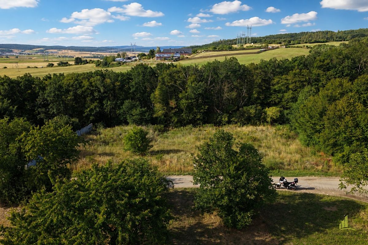 Prodej stavebního pozemku 757 m² – fotografie 3
