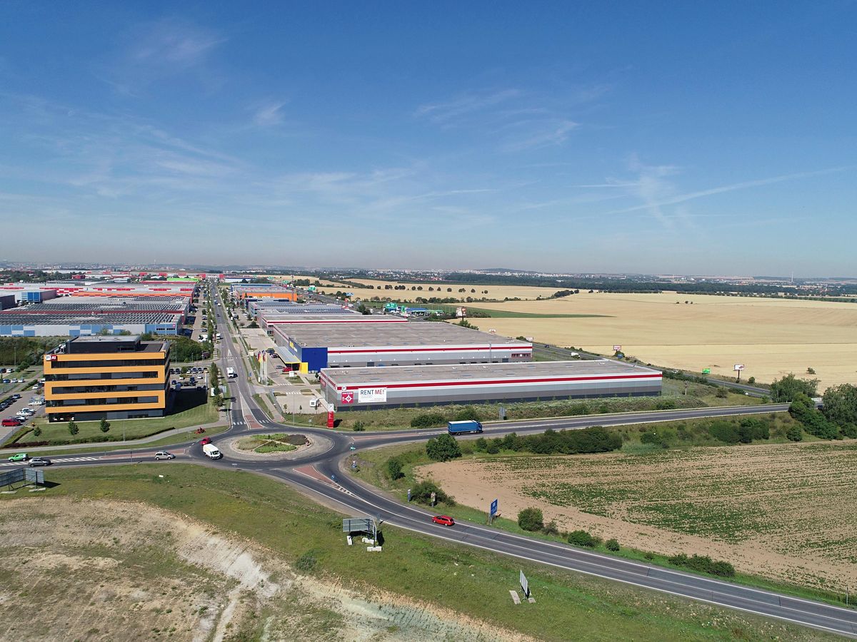 Pronájem obchodního prostoru 1700 m² – fotografie 3
