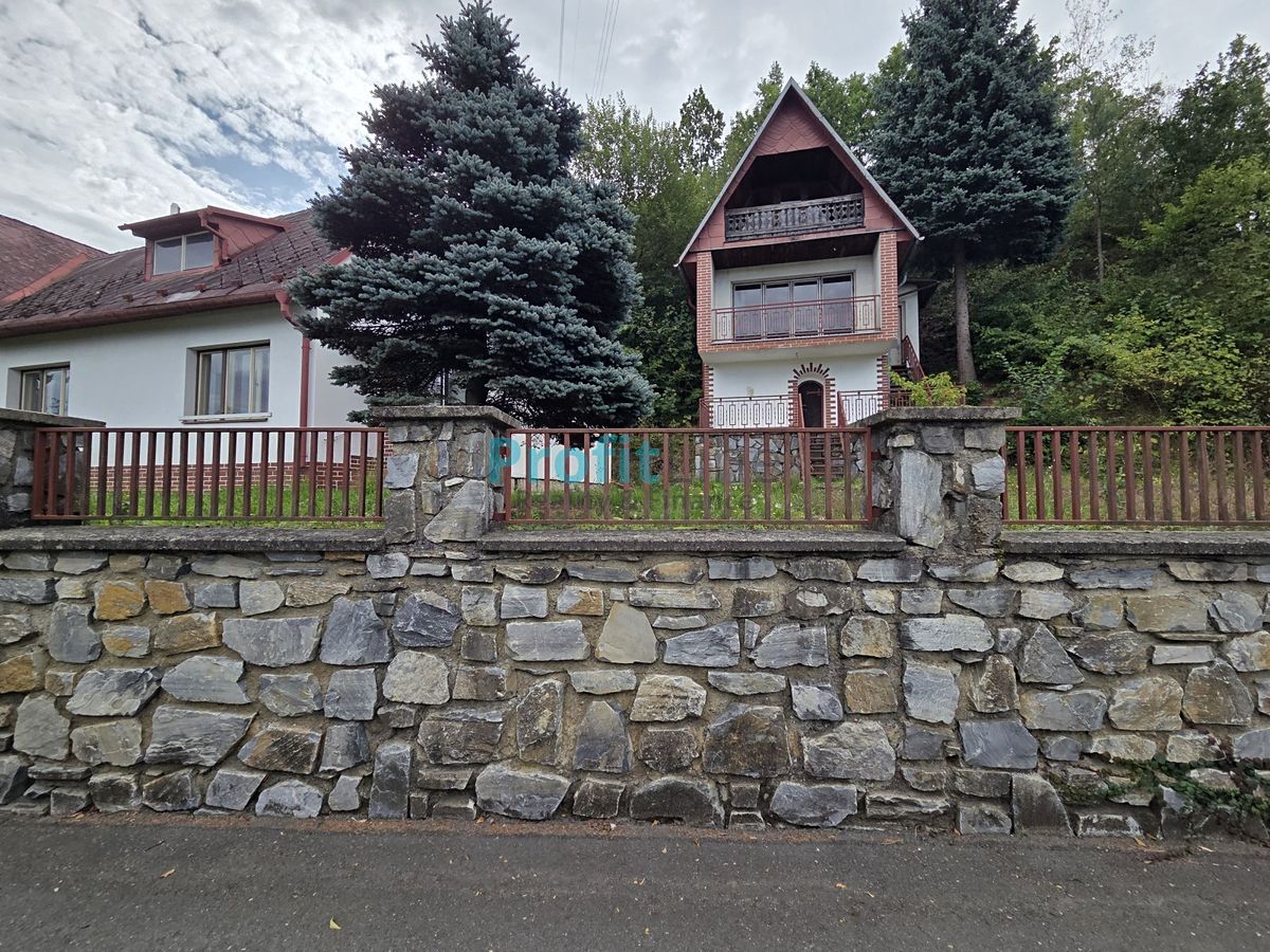 Prodej rodinného domu 150 m², pozemek 694 m² – fotografie 4