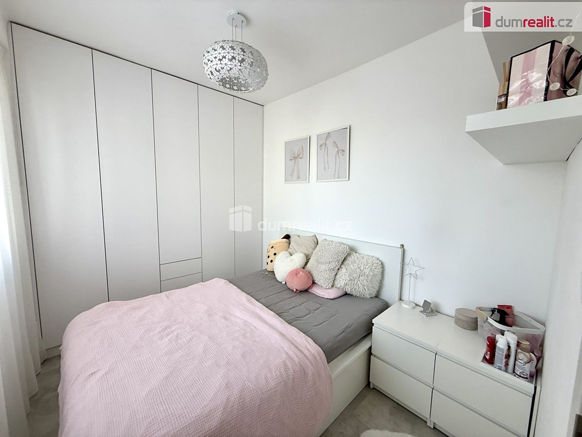 Pronájem bytu 2+kk 38 m² – fotografie 3