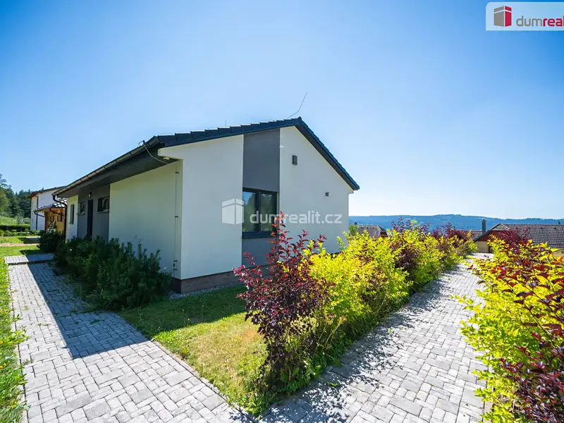 Prodej rodinného domu 100 m², pozemek 869 m², Lipno nad Vltavou – náhled fotky 1
