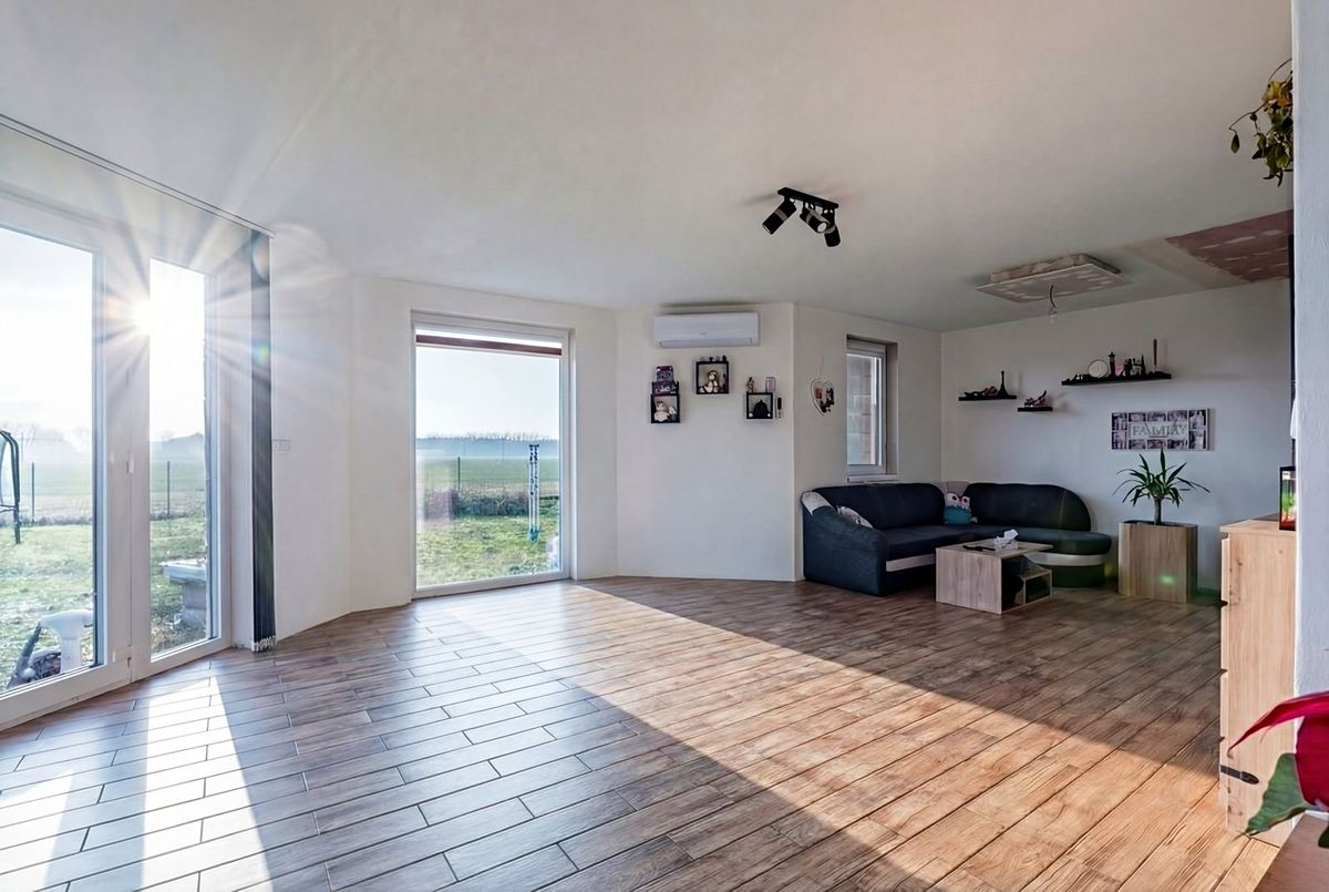 Prodej rodinného domu 140 m², pozemek 827 m² – fotografie 4