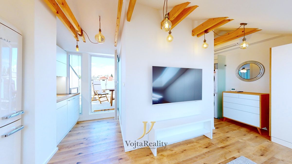 Pronájem bytu 1+kk 37 m² – fotografie 2