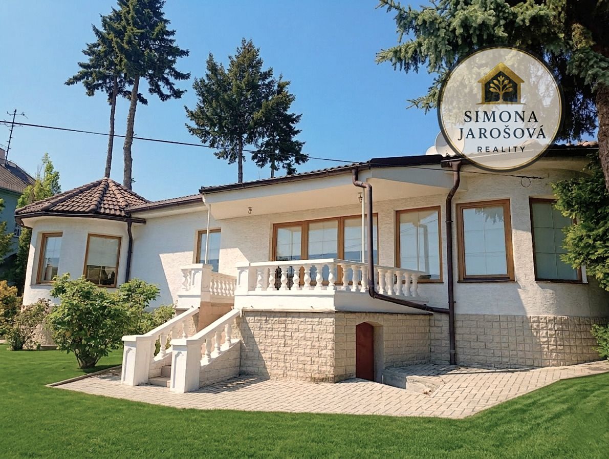 Prodej rodinného domu 220 m², pozemek 841 m² – fotografie 2