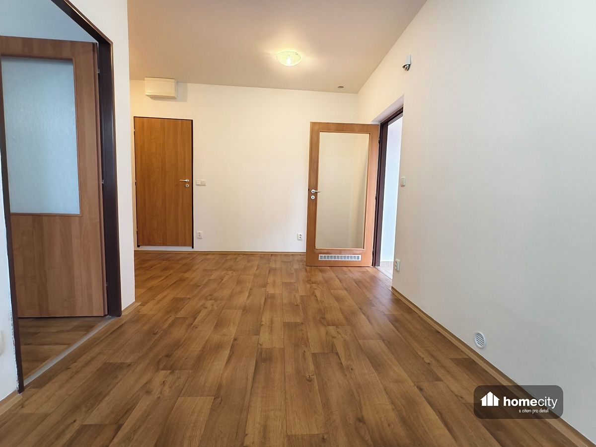 Pronájem bytu 2+kk 35 m² – fotografie 4