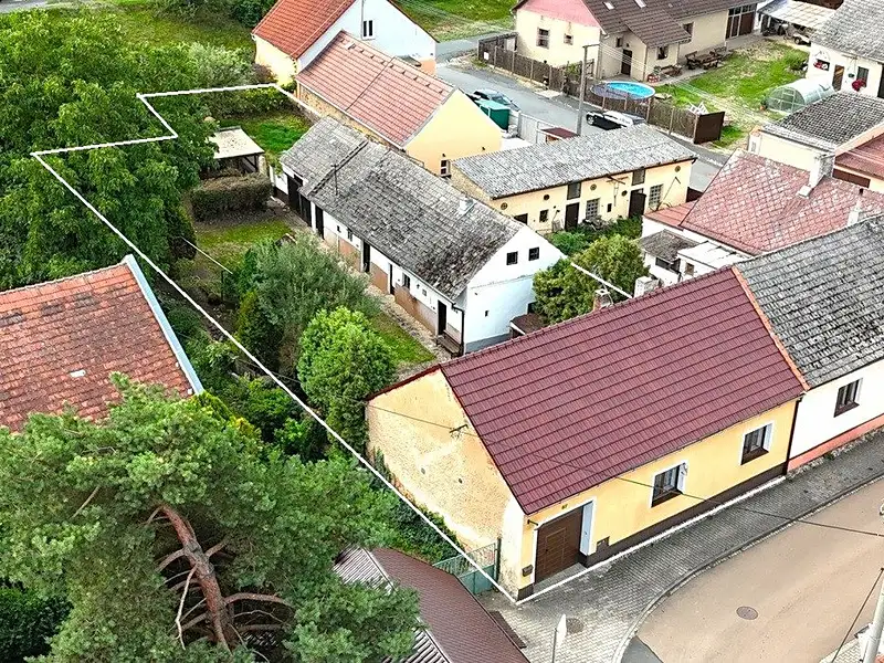 Prodej rodinného domu 180 m², pozemek 736 m², Koloveč – náhled fotky 1