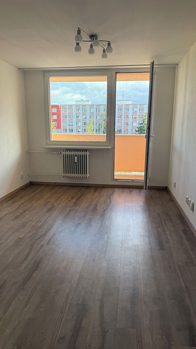 Pronájem bytu 2+kk 47 m² – fotografie 3