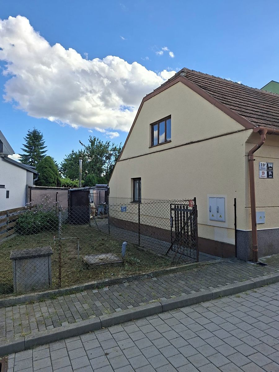 Prodej rodinného domu 95 m², pozemek 351 m² – fotografie 3