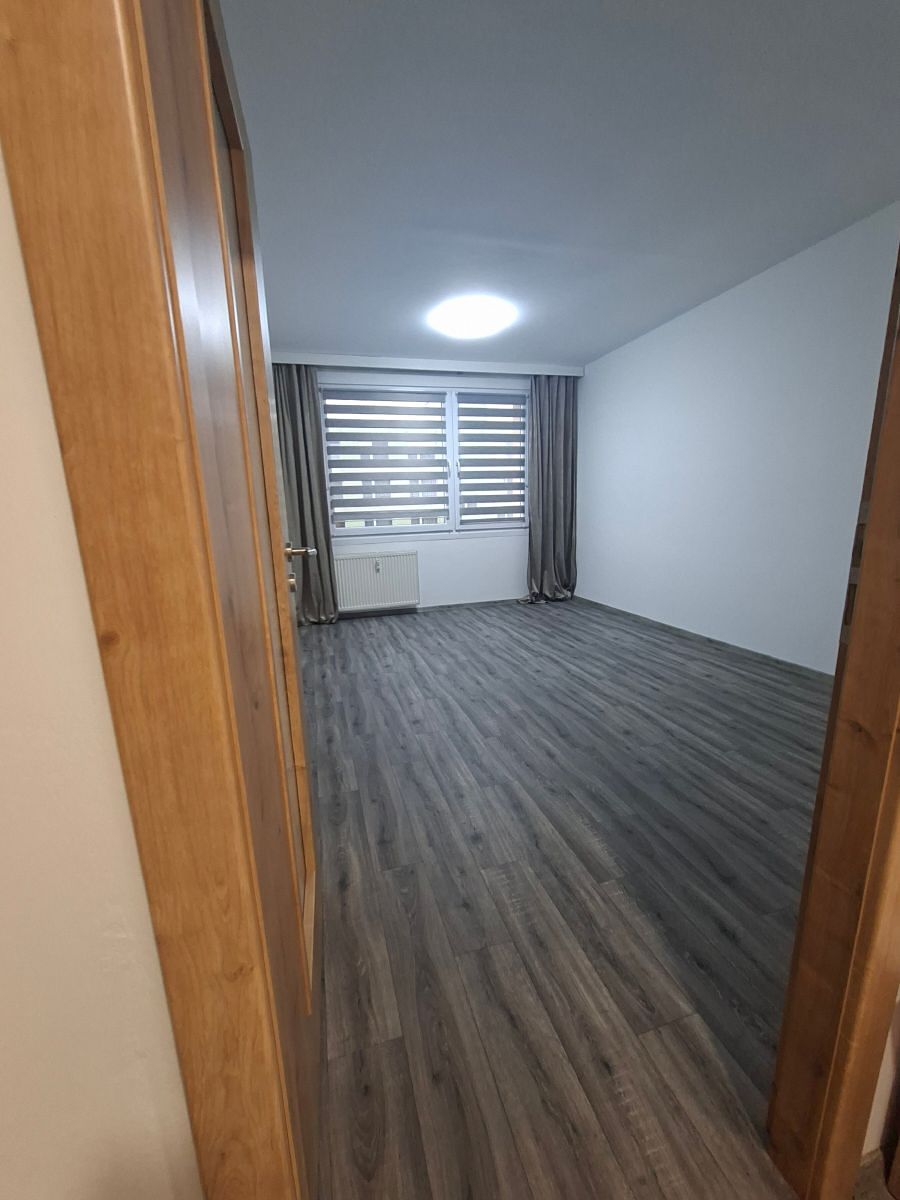 Pronájem bytu 2+1 60 m² – fotografie 3