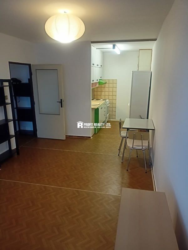 Pronájem bytu 2+kk 43 m² – fotografie 2