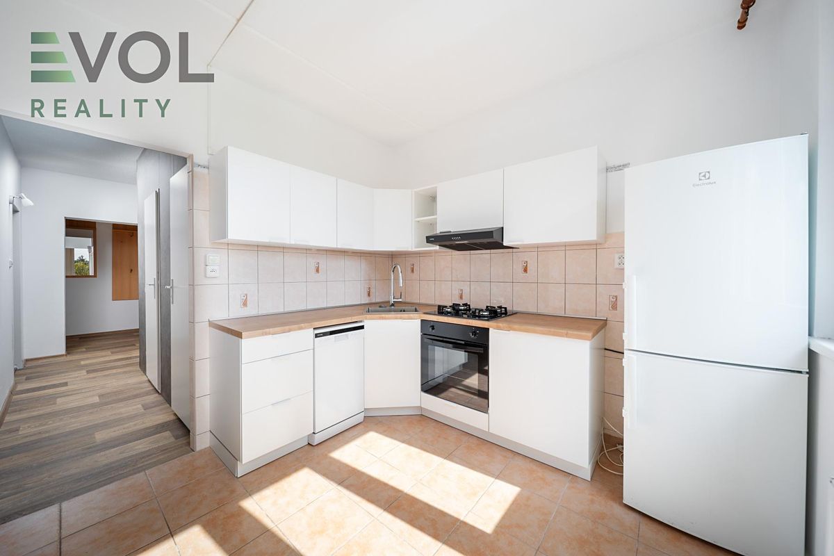 Pronájem bytu 3+1 61 m² – fotografie 3