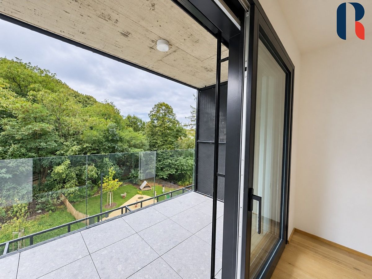 Pronájem bytu 1+kk 37 m² – fotografie 2