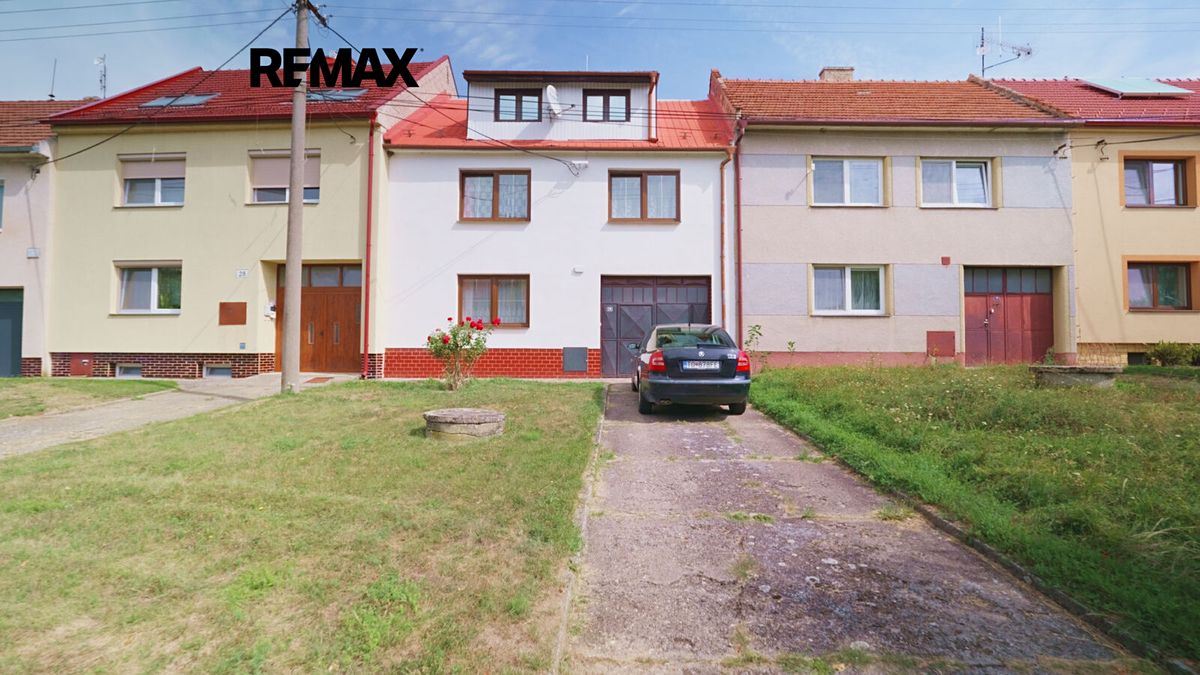 Prodej rodinného domu 184 m², pozemek 1042 m²