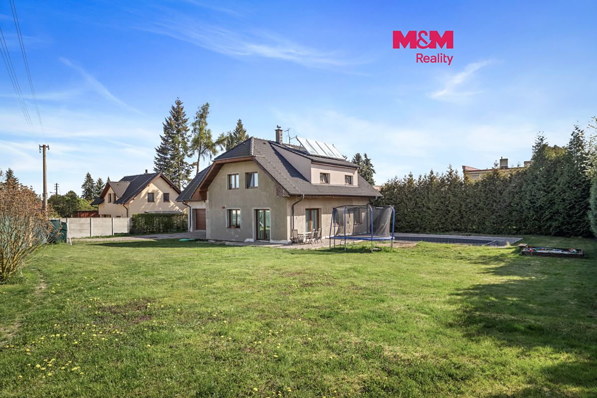 Prodej rodinného domu 272 m², pozemek 1236 m²