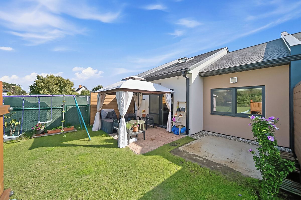 Prodej rodinného domu 127 m², pozemek 222 m² – fotografie 2