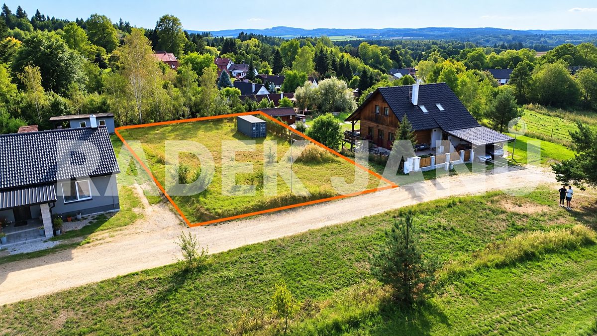 Prodej stavebního pozemku 1032 m² – fotografie 3