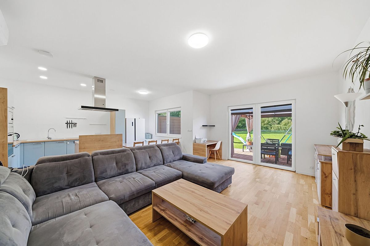 Prodej rodinného domu 127 m², pozemek 222 m² – fotografie 3