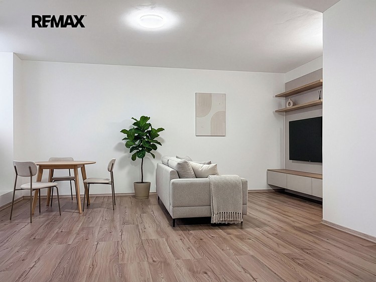 Wohnung 1+kk zum Kauf, 37 m² (2 von 13)