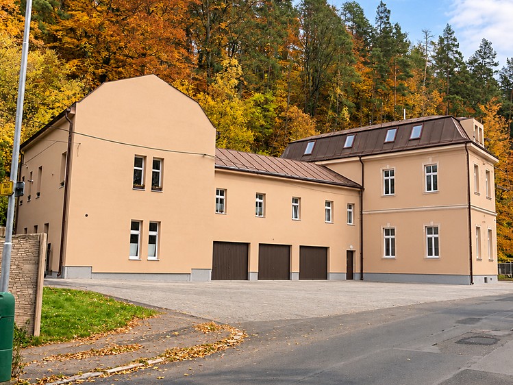 Комерційне приміщення на продаж, 100 м² (1 з 7)