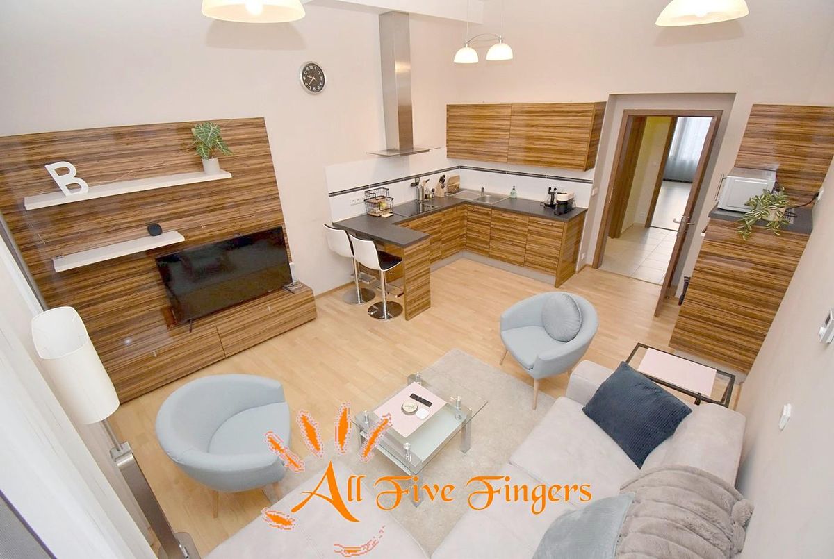 Pronájem bytu 2+kk 54 m² – fotografie 2