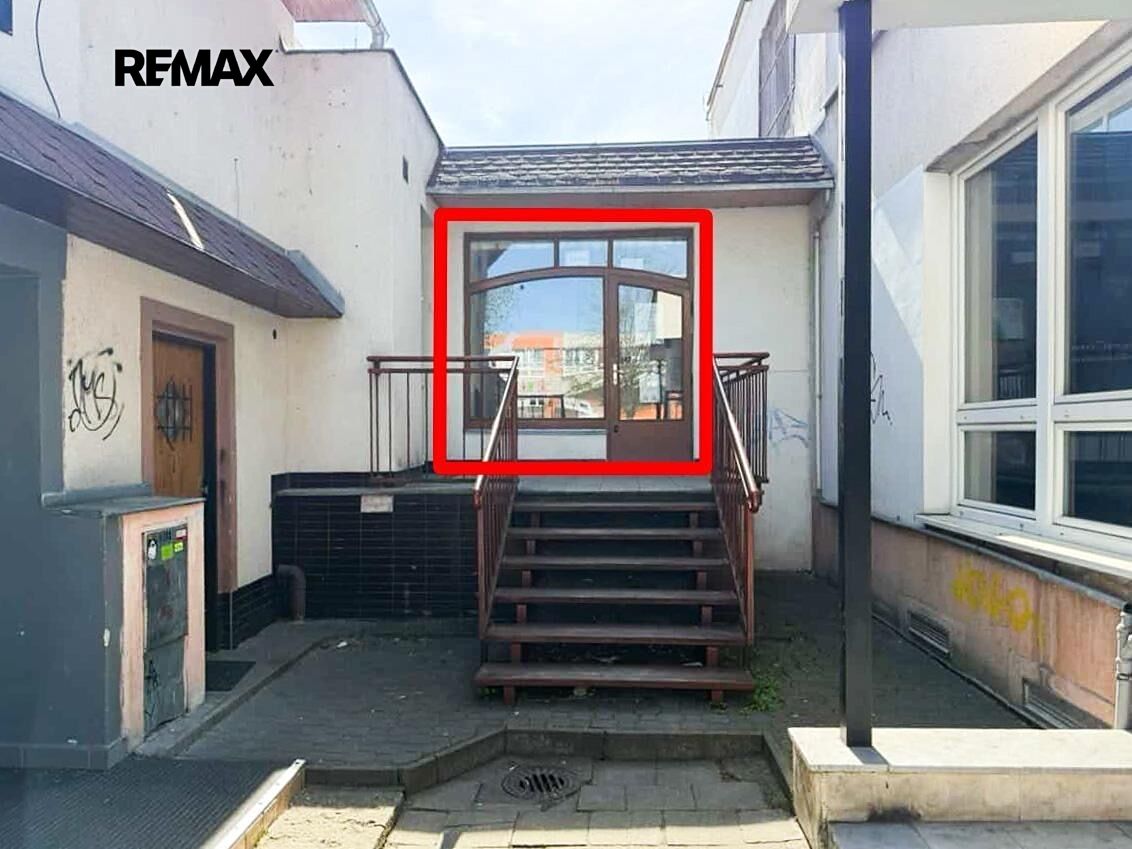 Prodej obchodního prostoru 45 m² – fotografie 2