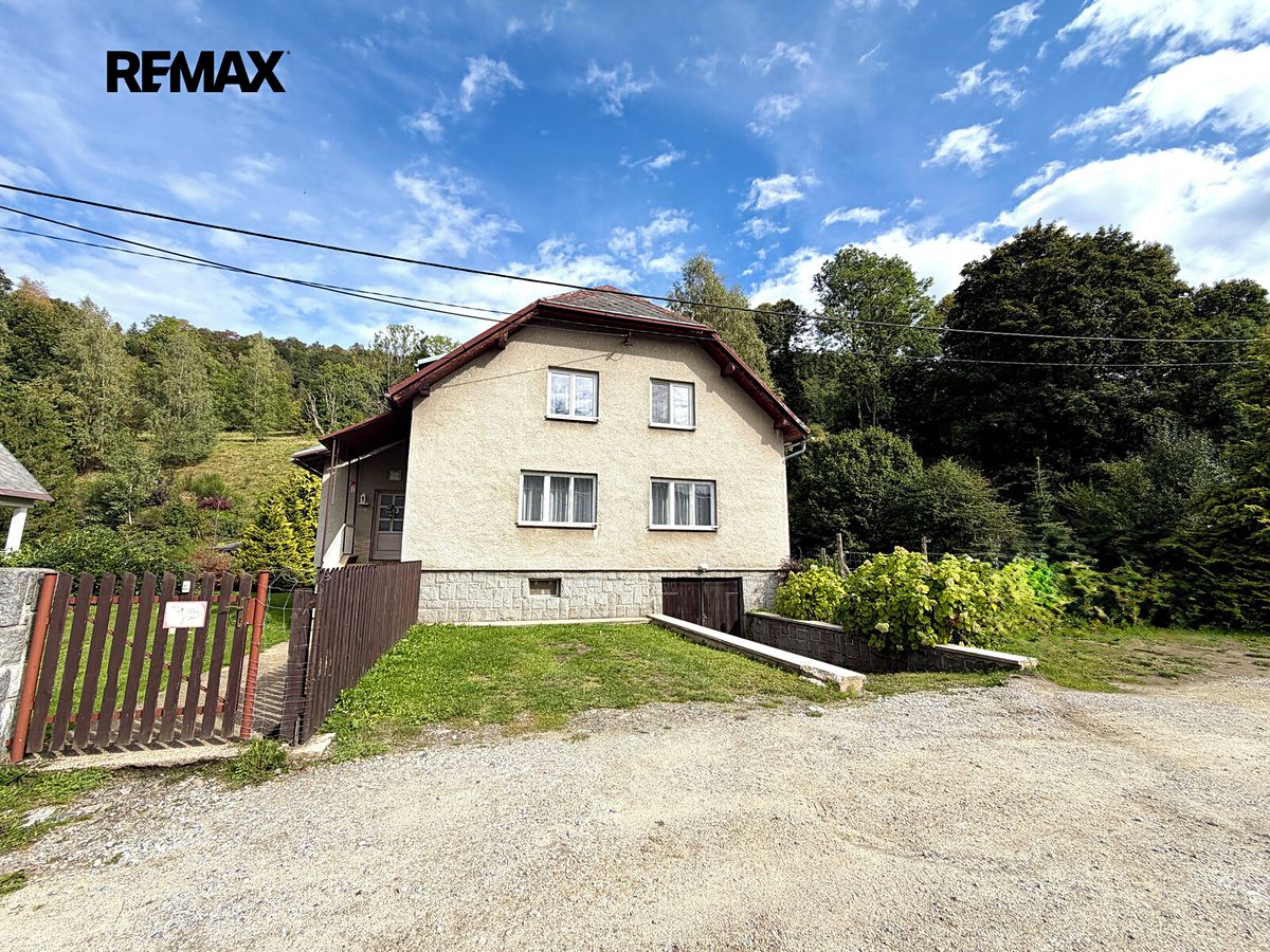 Prodej vícegeneračního domu 240 m², pozemek 1494 m²