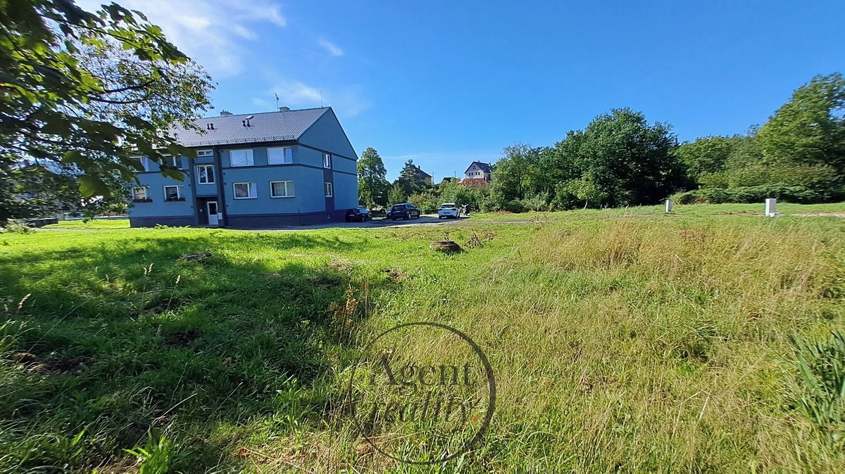 Prodej stavebního pozemku 1060 m² – fotografie 3