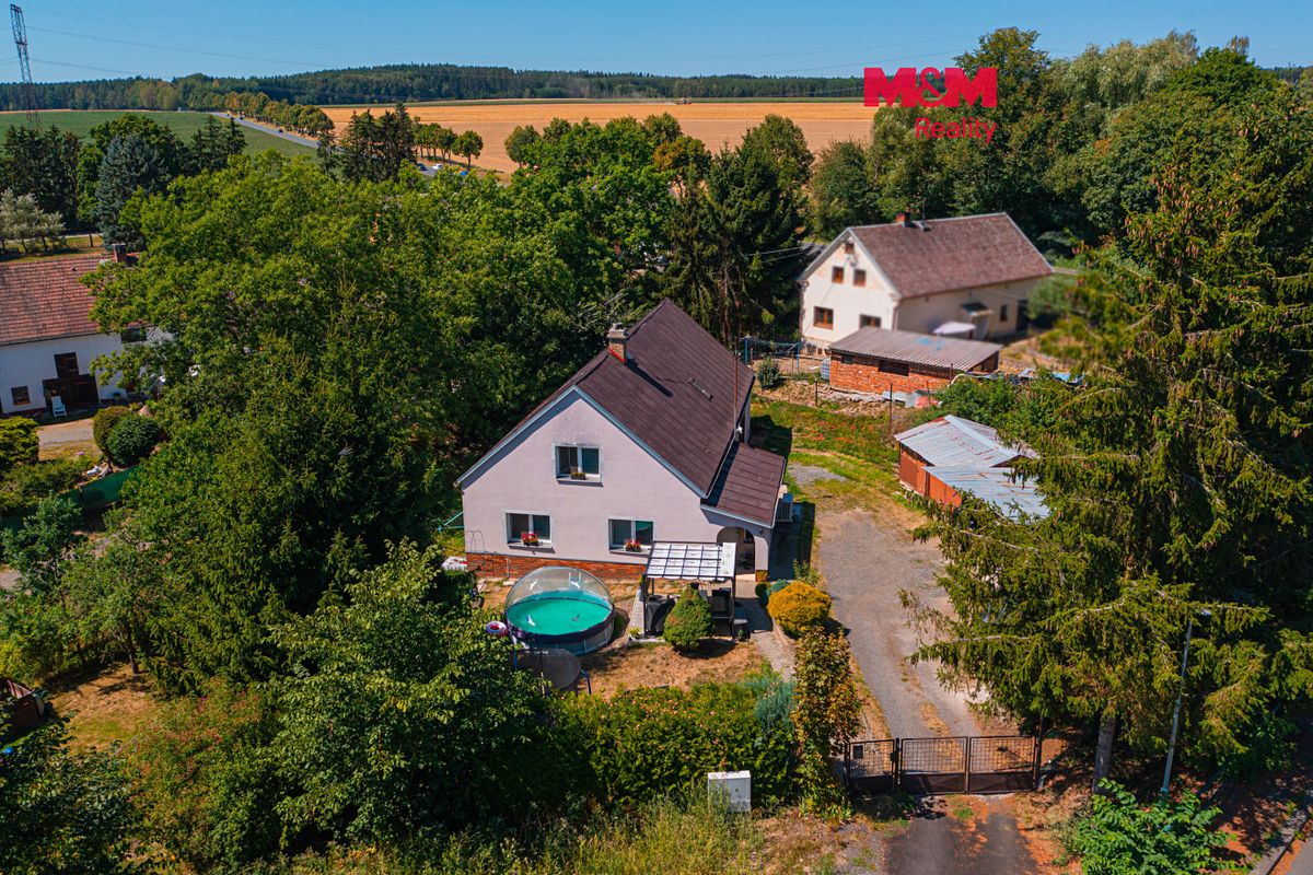 Prodej rodinného domu 200 m², pozemek 1500 m²