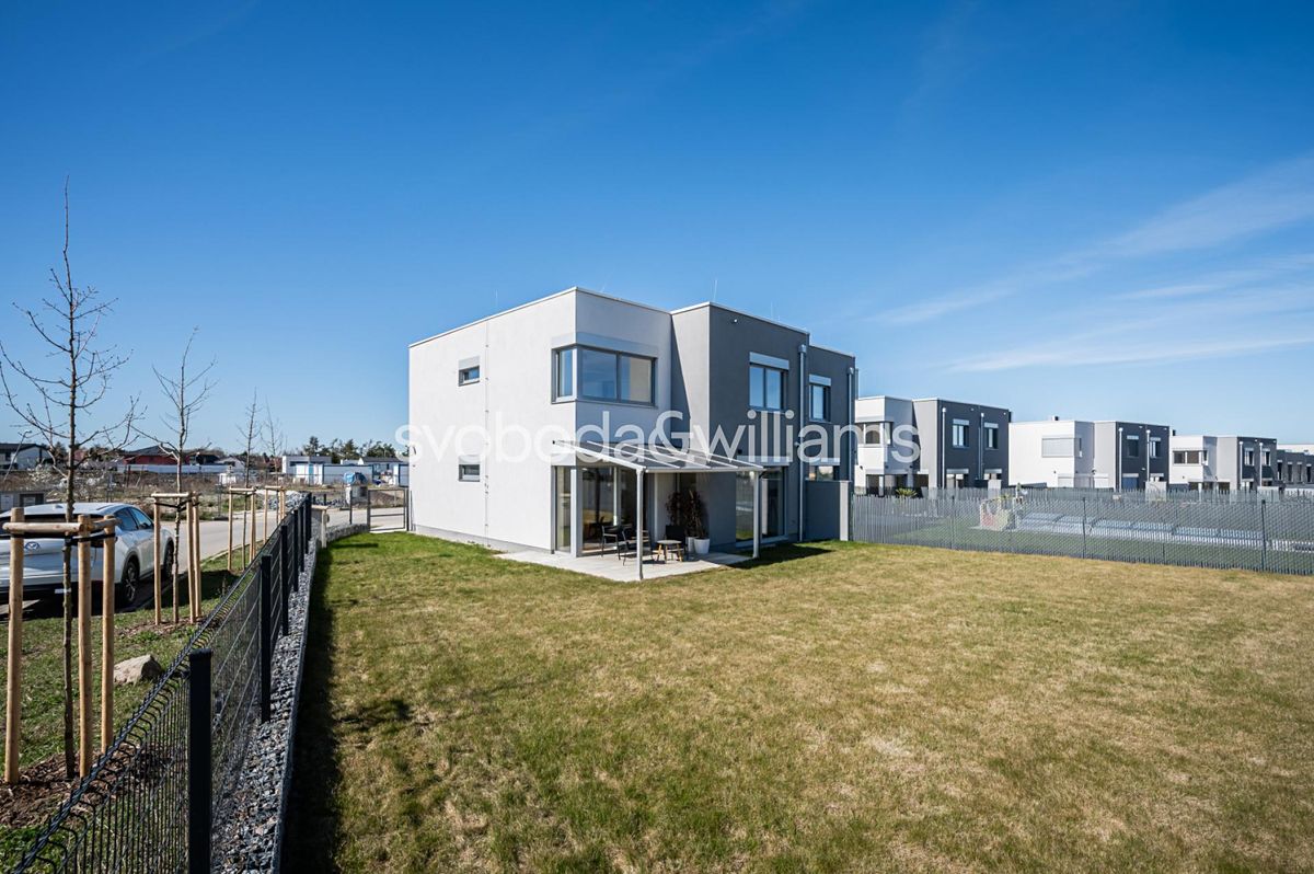 Prodej rodinného domu 173 m², pozemek 422 m², Chýně – fotka 1 z 3