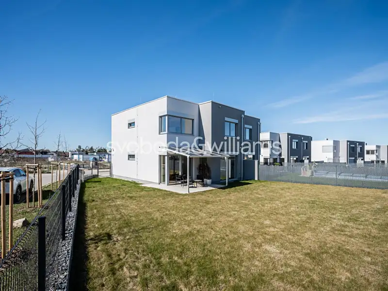 Prodej rodinného domu 173 m², pozemek 422 m², Chýně – náhled fotky 1