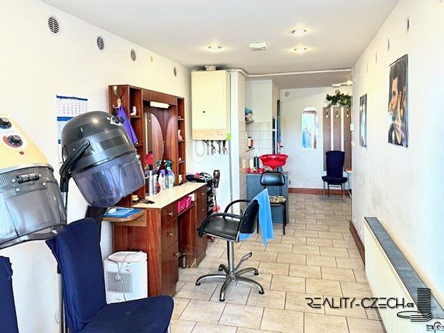 Prodej obchodního prostoru 16 m² – fotografie 2