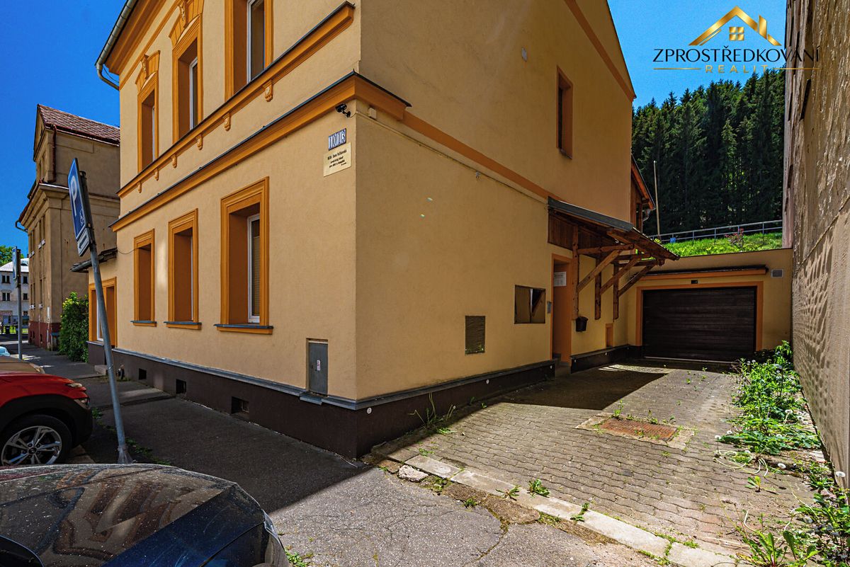Prodej rodinného domu 259 m², pozemek 605 m² – fotografie 4