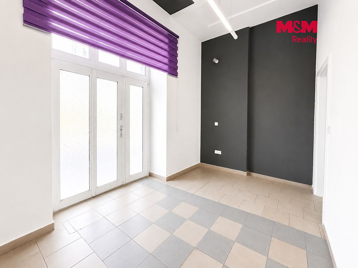 Pronájem obchodního prostoru 110 m² – fotografie 2