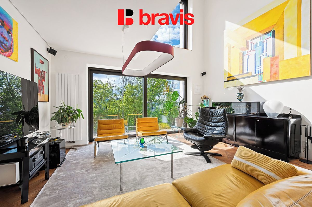 Prodej vily 191 m², pozemek 121 m² – fotografie 2