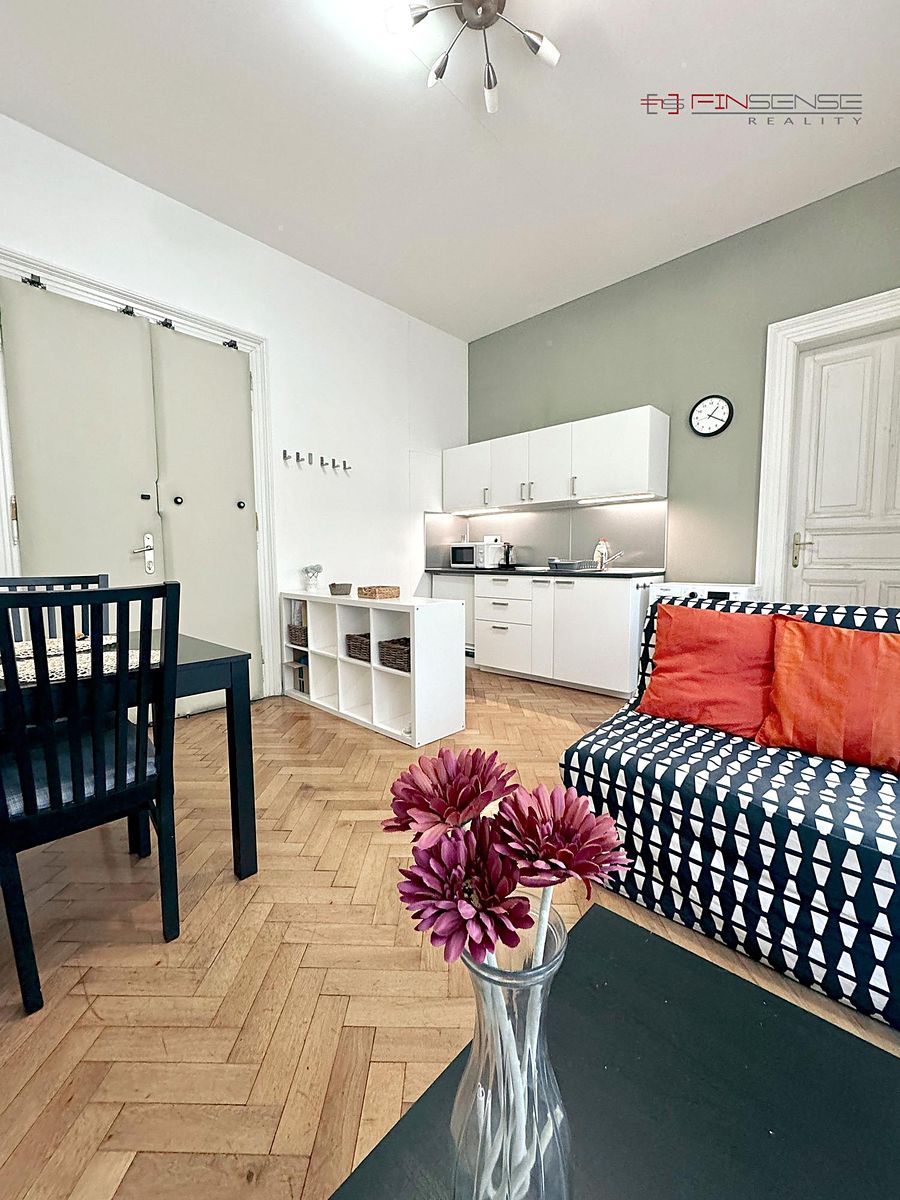 Pronájem bytu 2+kk 44 m² – fotografie 3