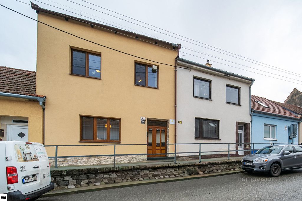 Prodej rodinného domu 184 m², pozemek 182 m²