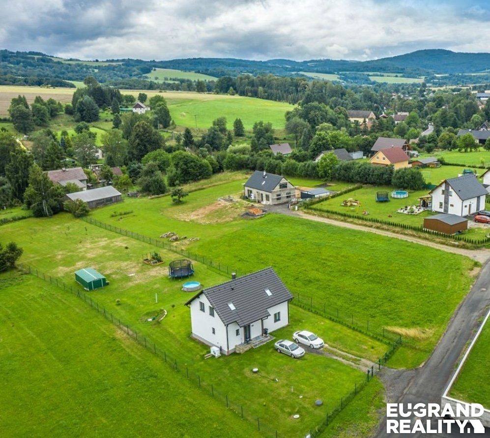 Prodej stavebního pozemku 2004 m², Horní Habartice – fotka 1 z 3