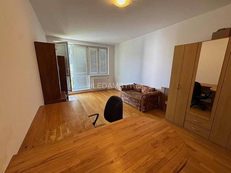 Pronájem bytu 1+kk 30 m² – fotografie 3