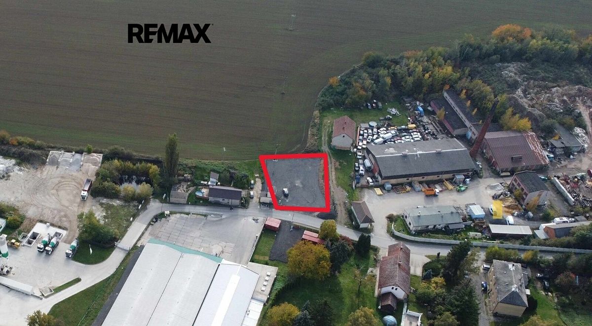 Pronájem komerčního pozemku 1100 m² – fotografie 4