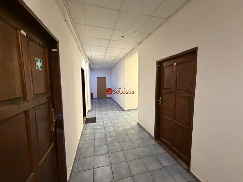 Pronájem kanceláře 20 m², Pardubice – náhled fotky 3
