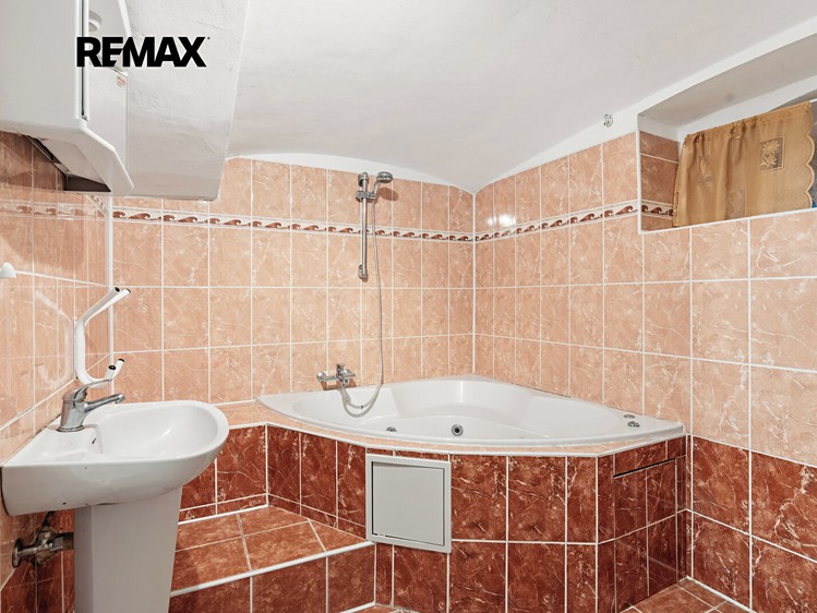 Prodej domu, 244 m² (24 z 37)