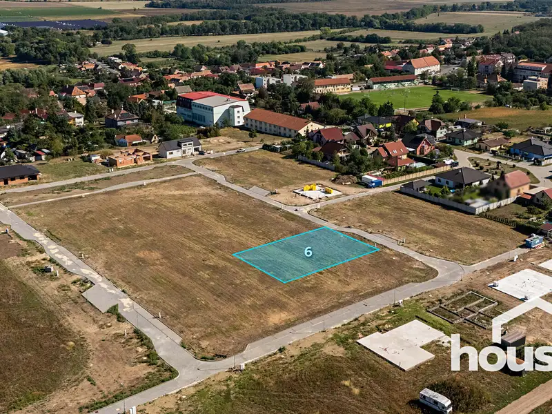 Prodej stavebního pozemku 864 m², Božice – náhled fotky 1
