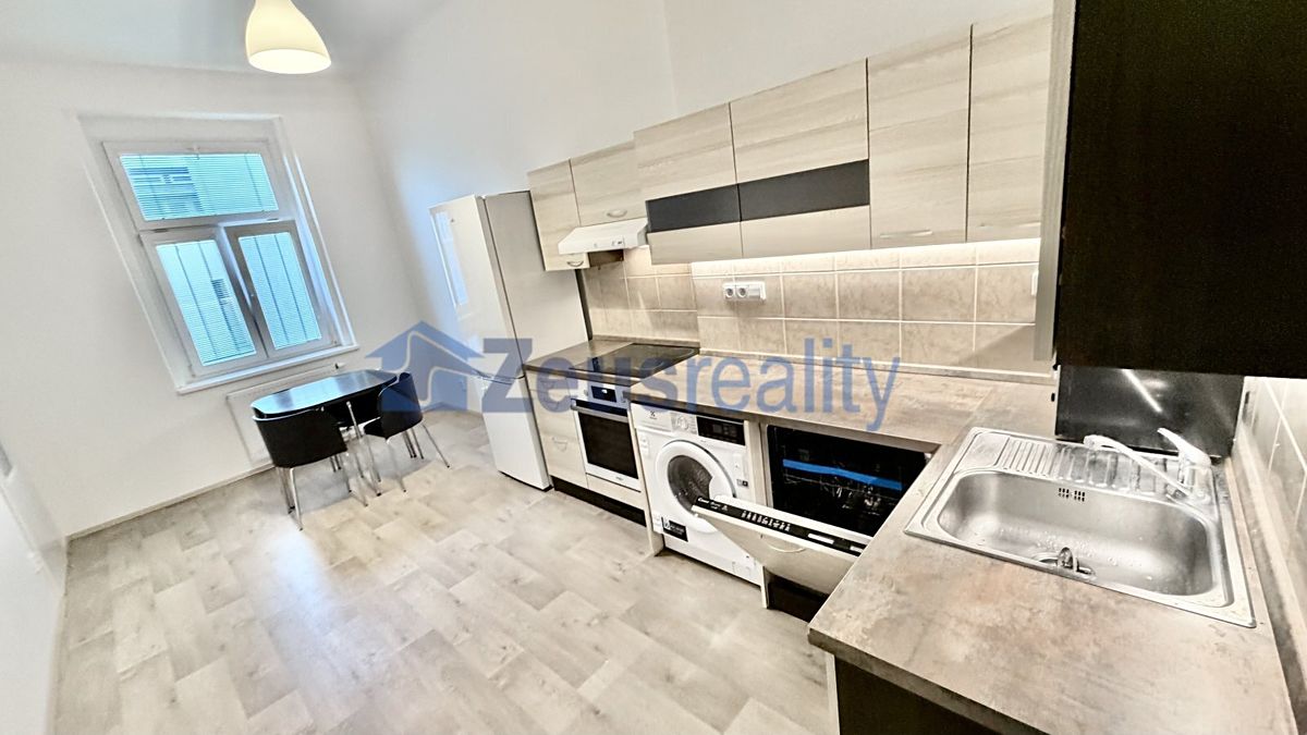 Pronájem bytu 2+kk 58 m² – fotografie 2
