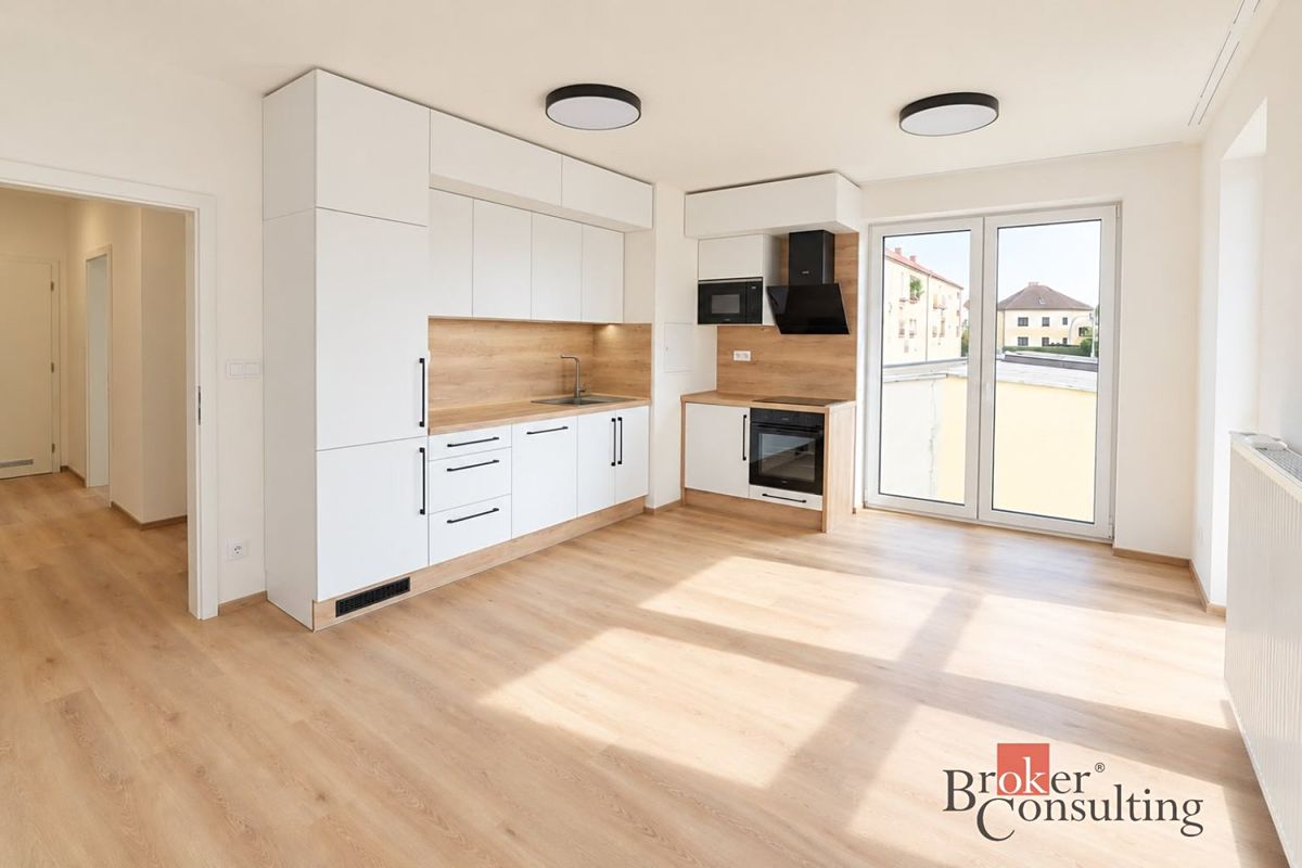 Pronájem bytu 2+kk 55 m² – fotografie 4