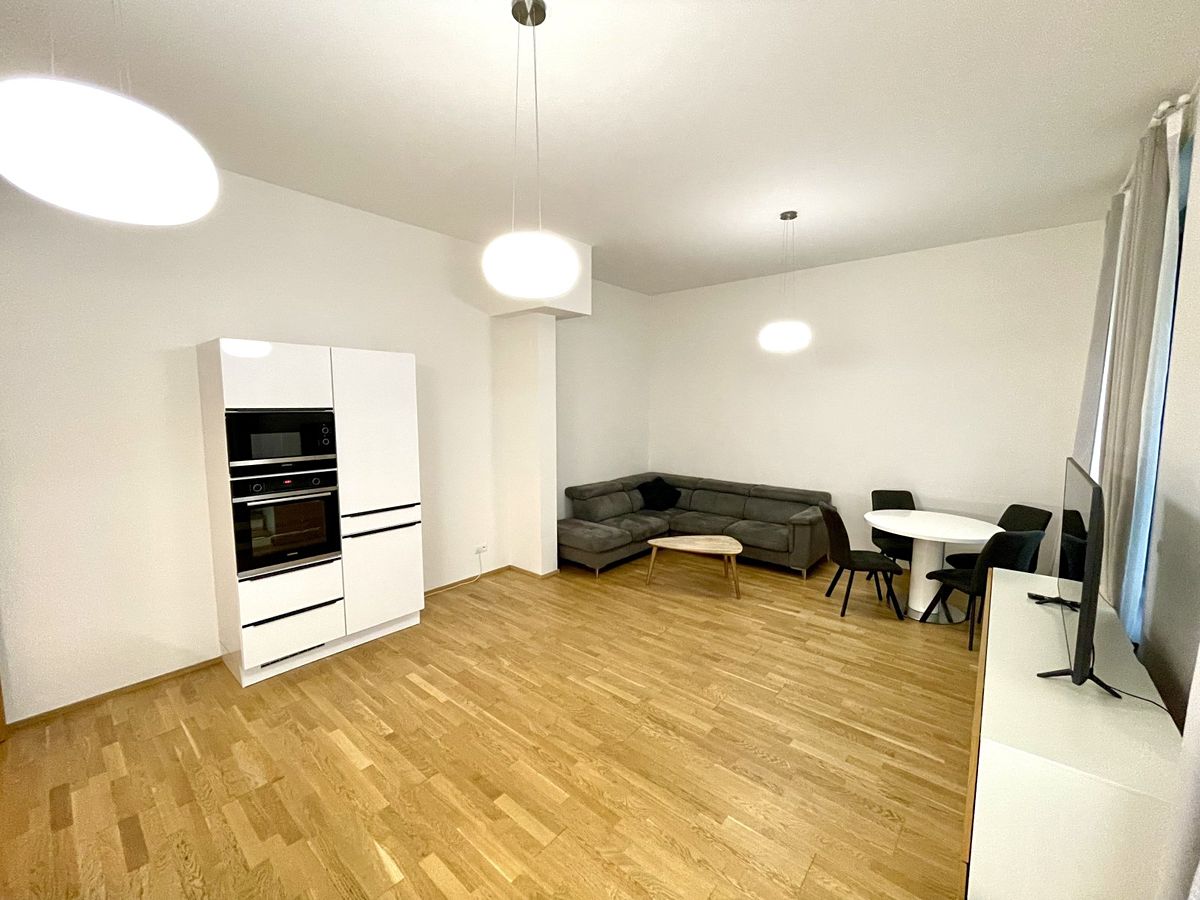 Pronájem bytu 2+kk 62 m² – fotografie 2